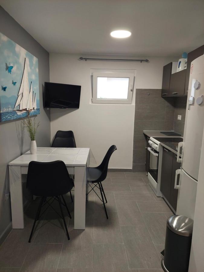 Apartman Karla 亚德里亚 外观 照片
