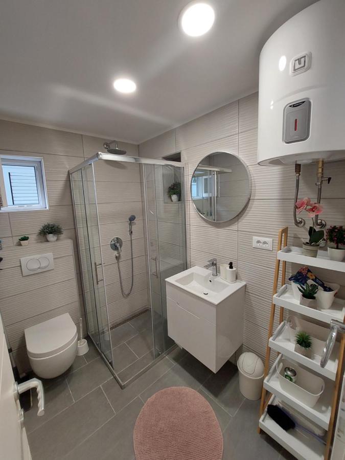 Apartman Karla 亚德里亚 外观 照片